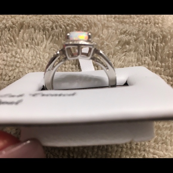 ♥️ Opal Ring (NEW) - Picture 4 of 6